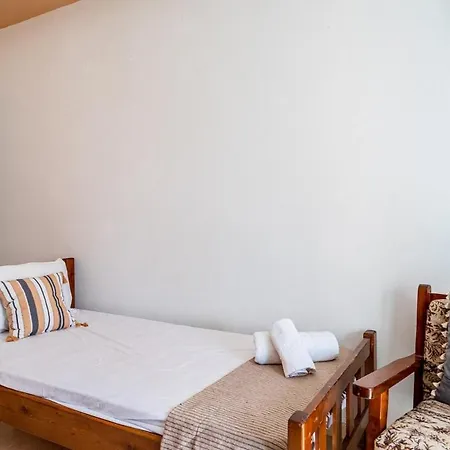 Appartamento Spacious 5-person By Alecos