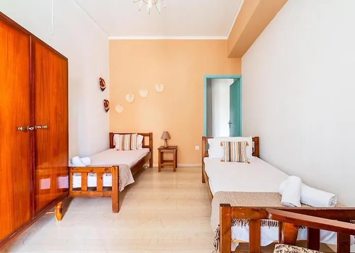 Spacious 5-person By Alecos Apartament Poros (Kefalonia)